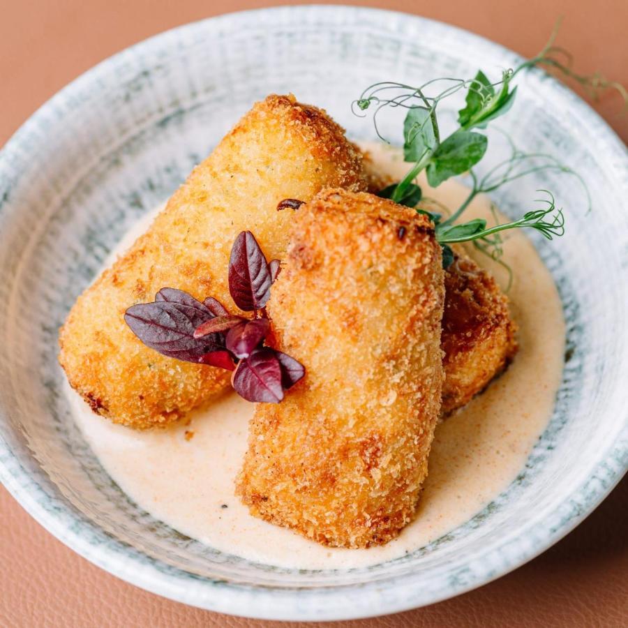 Royal Tulip Hotel & Casino, Tbilisi Exterior foto Mozzarella sticks