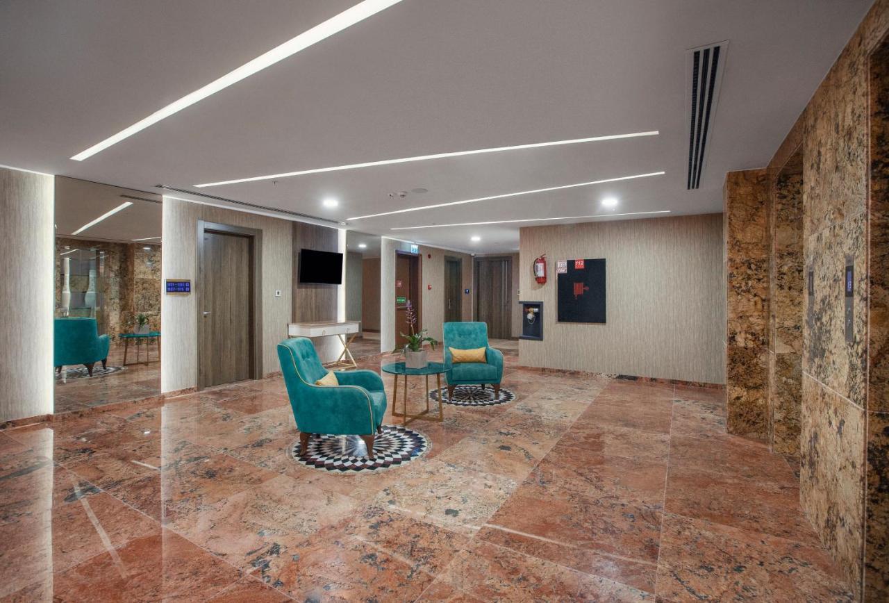 Royal Tulip Hotel & Casino, Tbilisi Exterior foto Lobby